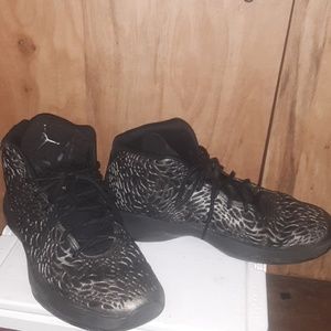 Men's Air Jordan "Ultra Fly" sneakers